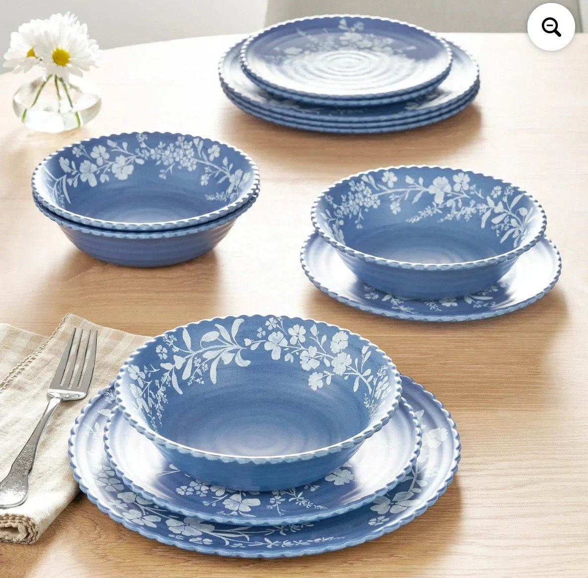 Woman Daisy Blue Melamine Dinnerware Set 12 Piece New